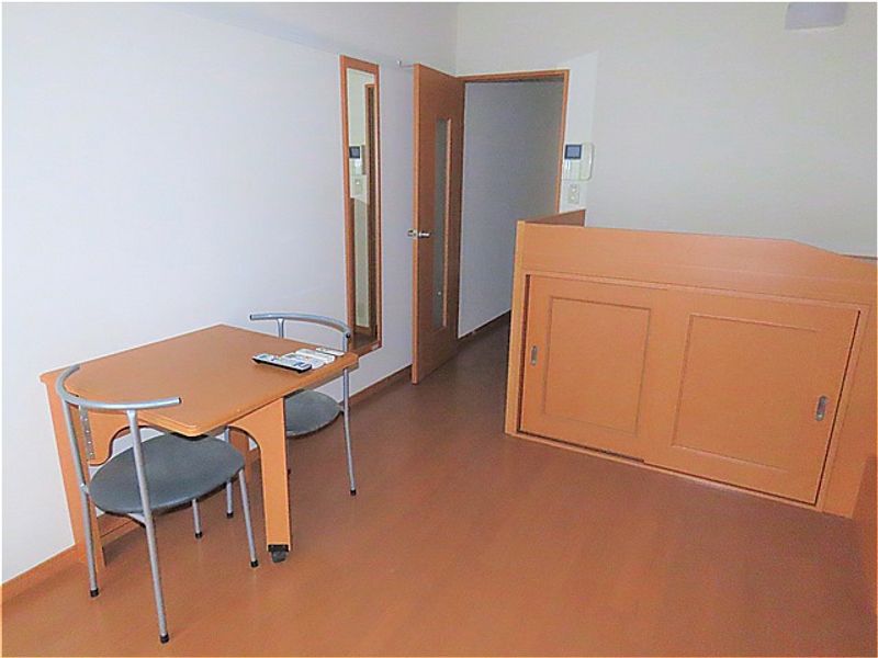 レオパレススマイルコーポ 居間