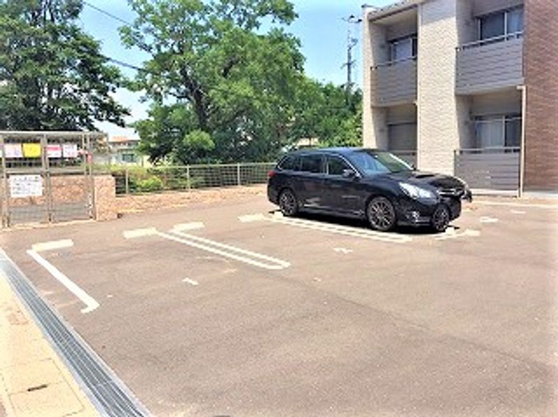 クレイノＢＡＭＢＯＯ 駐車場