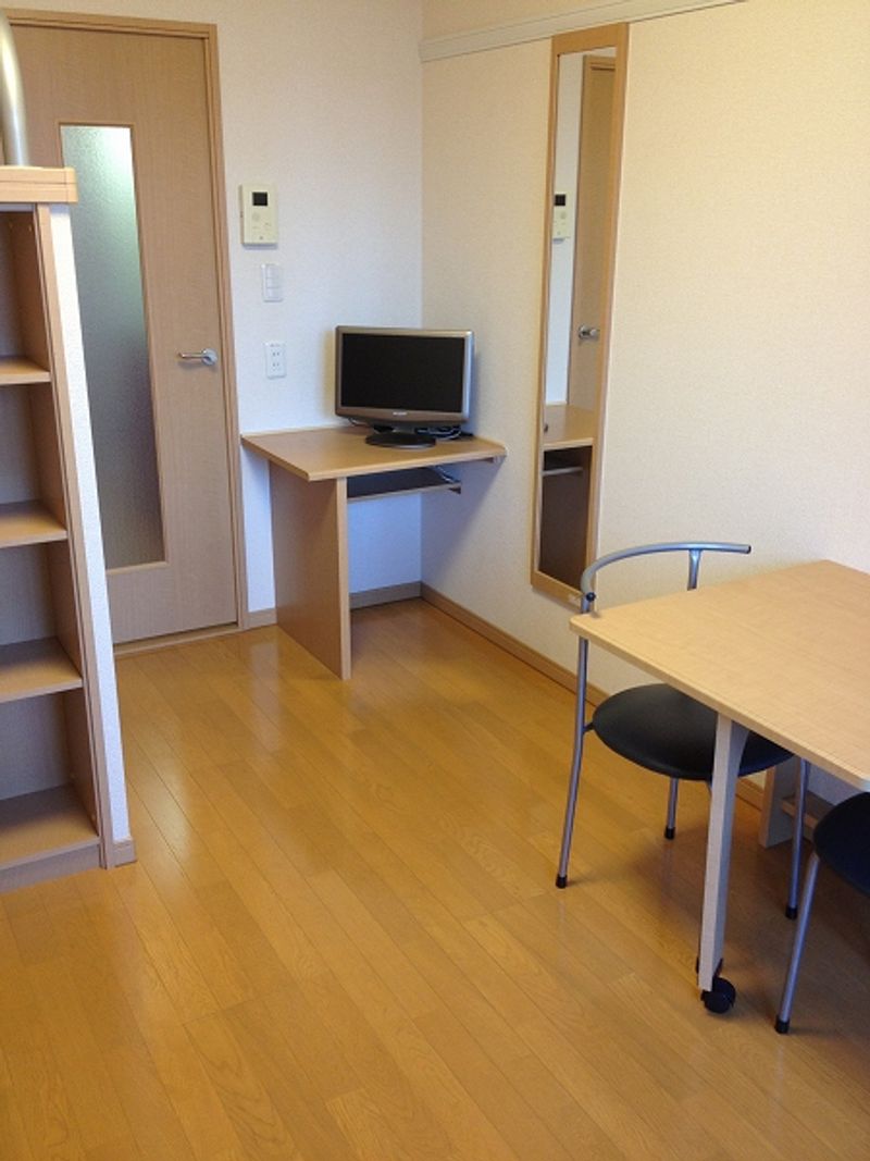レオパレスシンメイ加須 居間