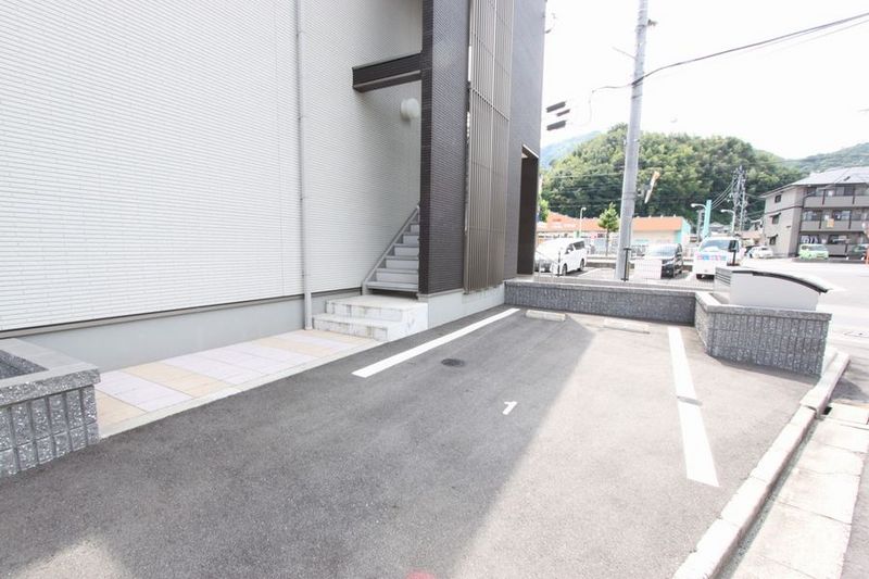 レオネクストカンタービレ 駐車場