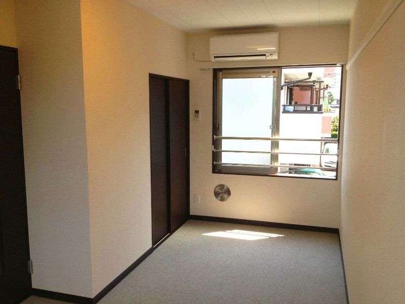 レオネクストＫｉｋｕｓｈｉ 居間