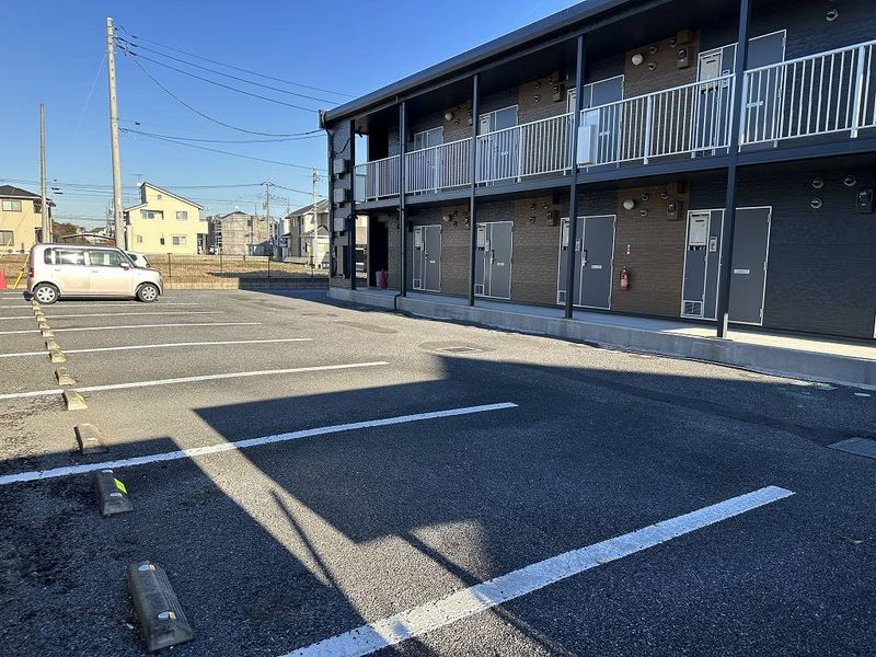 レオパレスＣＯＲＡＺＯＮ 駐車場