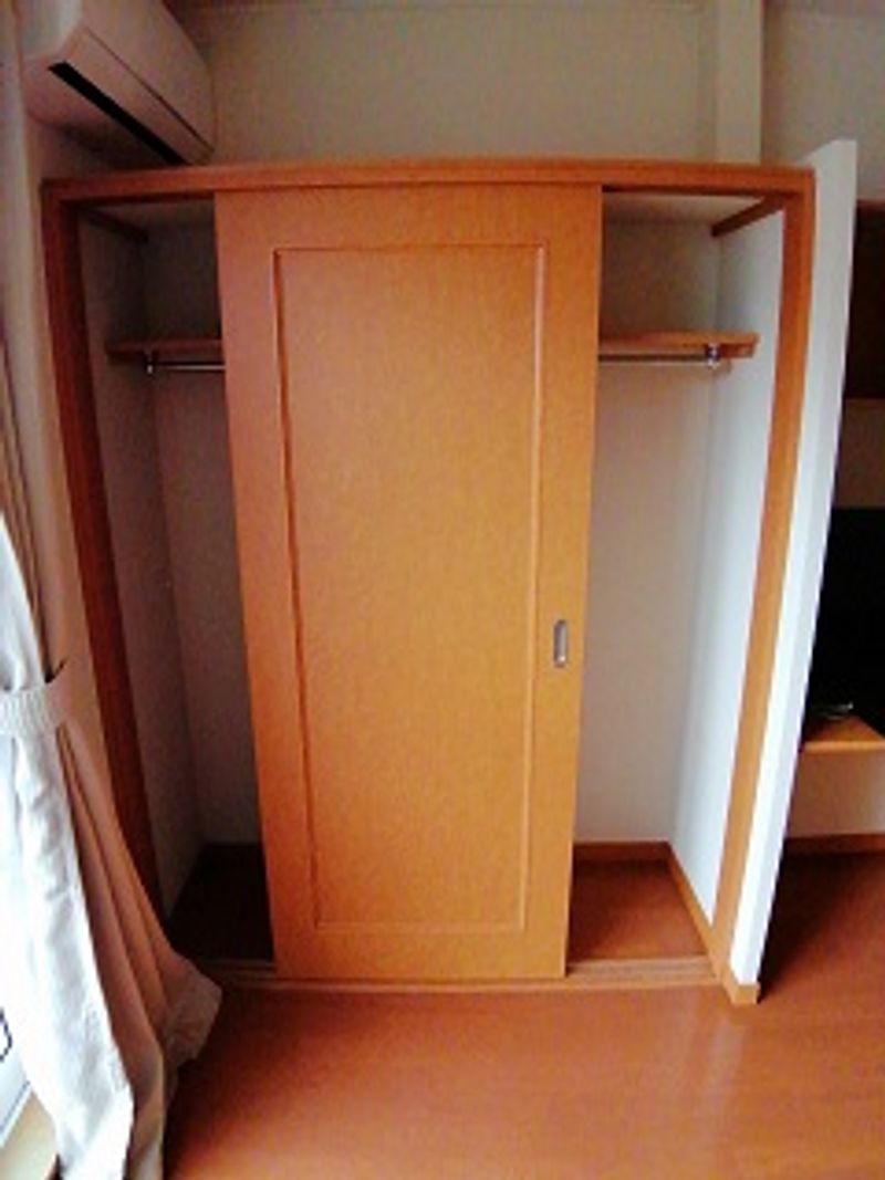 レオパレスボヌール 収納