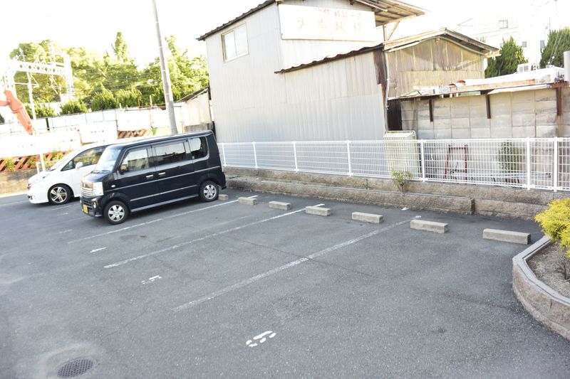 レオパレス豊中南 駐車場
