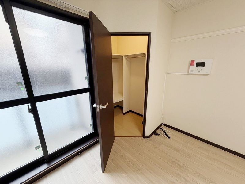 LEONEXT Lake Char Storage