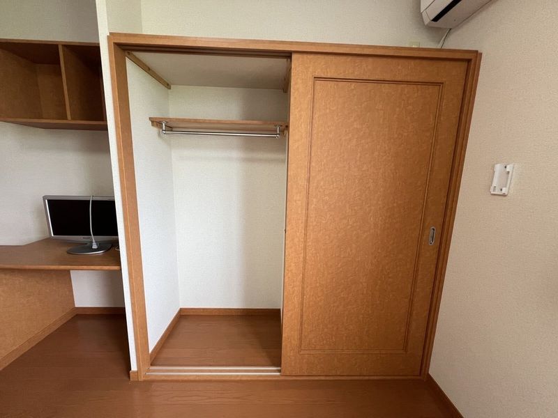 レオパレスクレシア 収納