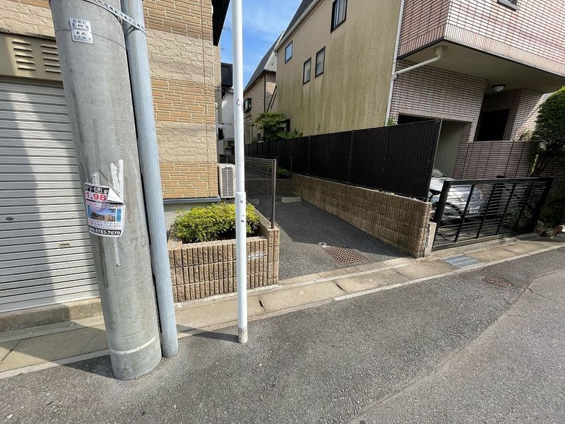 レオパレスシャトレーかおりⅢ 駐車場