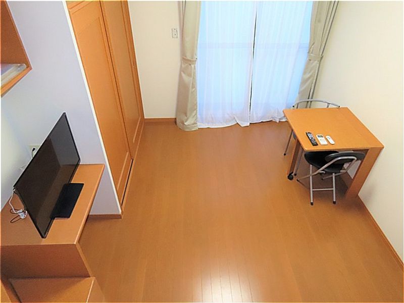 レオパレスハピネス徳間 居間