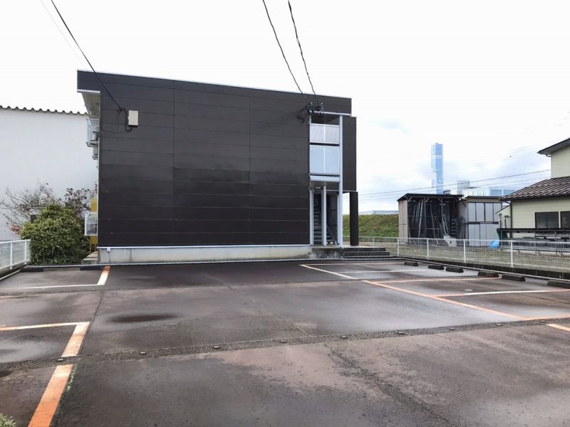 レオパレス宝 駐車場