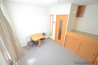 レオパレス新屋敷東 居間
