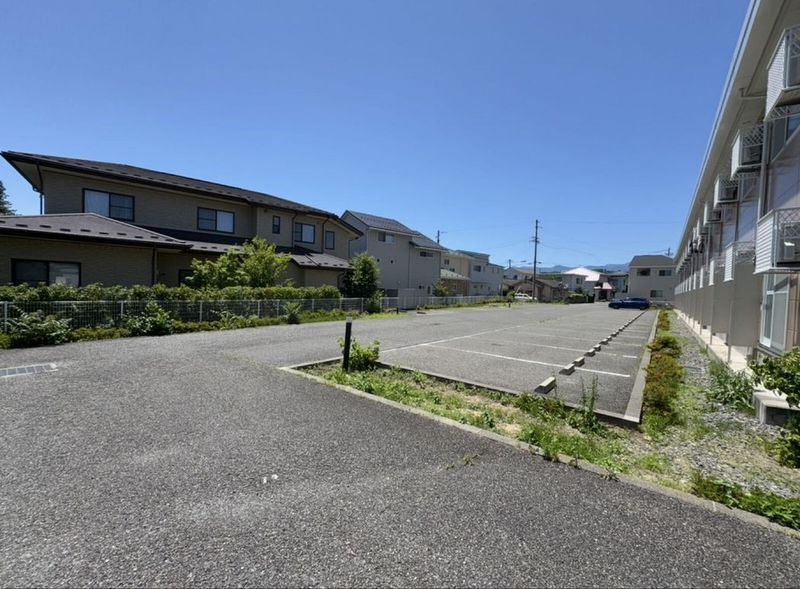 レオパレスＭＩＳＵＺＵ 駐車場