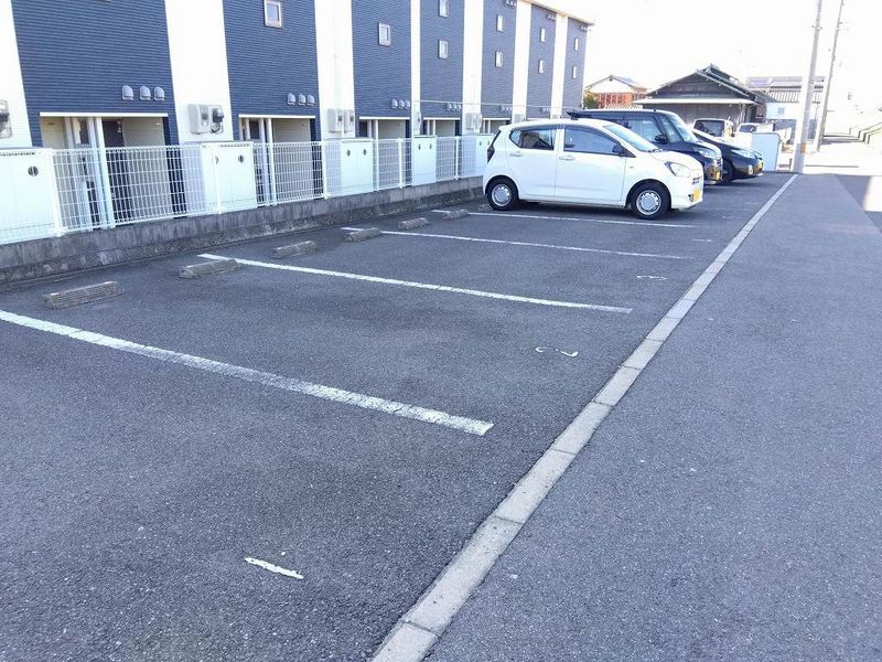 レオネクストエトワール　富士見 駐車場