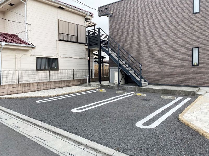 レオネクストコスモ 駐車場