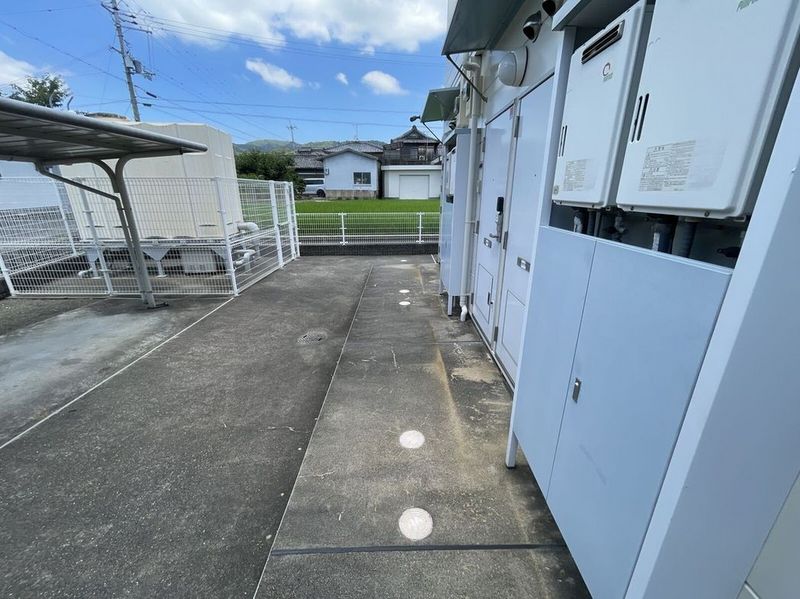 レオパレスルミエール エントランス