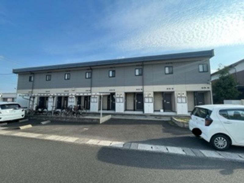 レオパレスステッラ 駐車場