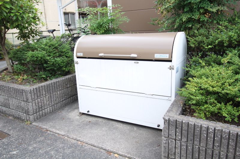 レオパレスアゼリア 共用部分
