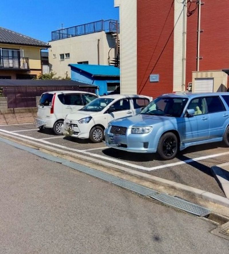 レオネクスト新宿台 駐車場