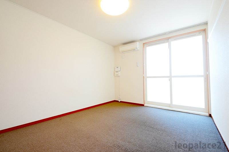 レオパレスＣｏｍｆｏｒｔ那珂 寝室