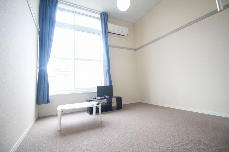 レオパレスＲＩＮＲＥＩ 居間