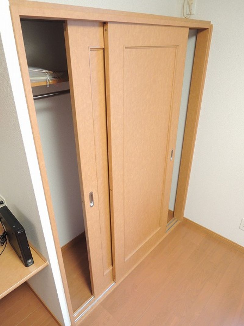 レオパレス八ヶ崎 収納