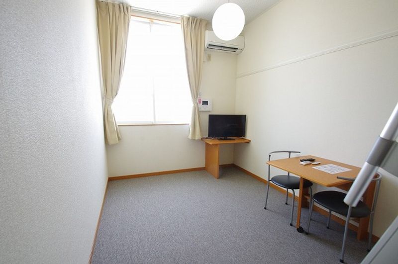 レオパレス藤井 居間