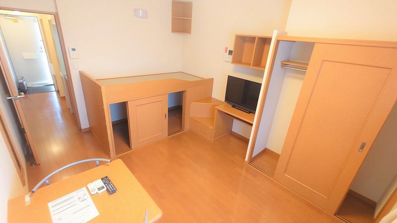 レオパレスペイサージュ 居間