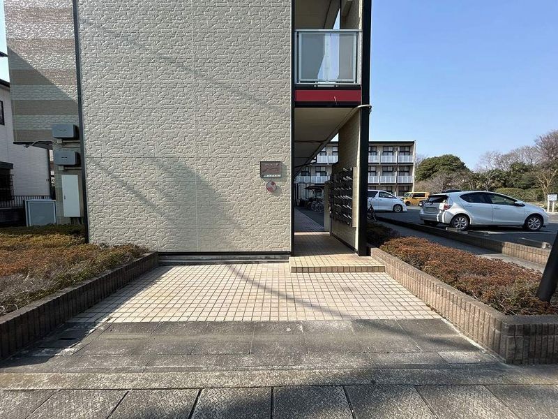 レオパレスグランプラス エントランス