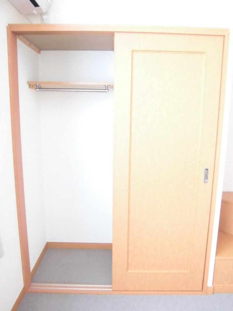 レオパレス山王下 収納