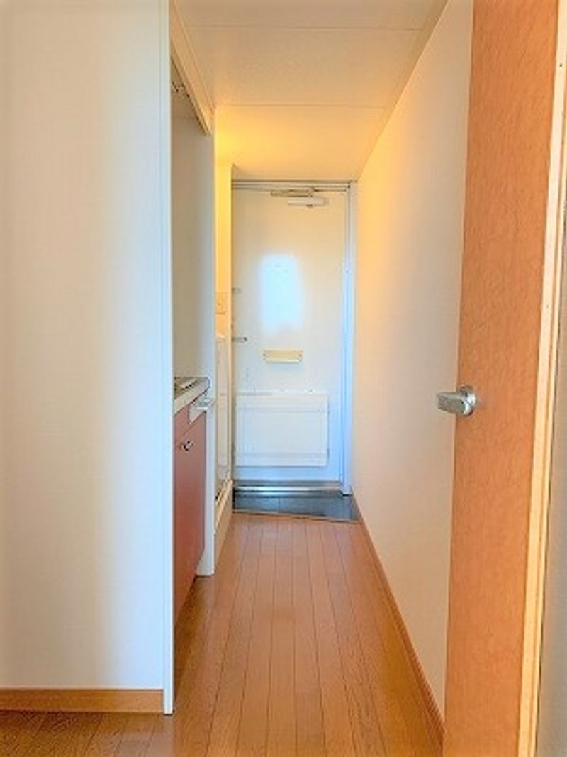 レオパレス甲東園 玄関