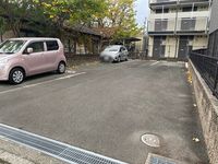 レオパレスグランシャリオ 駐車場