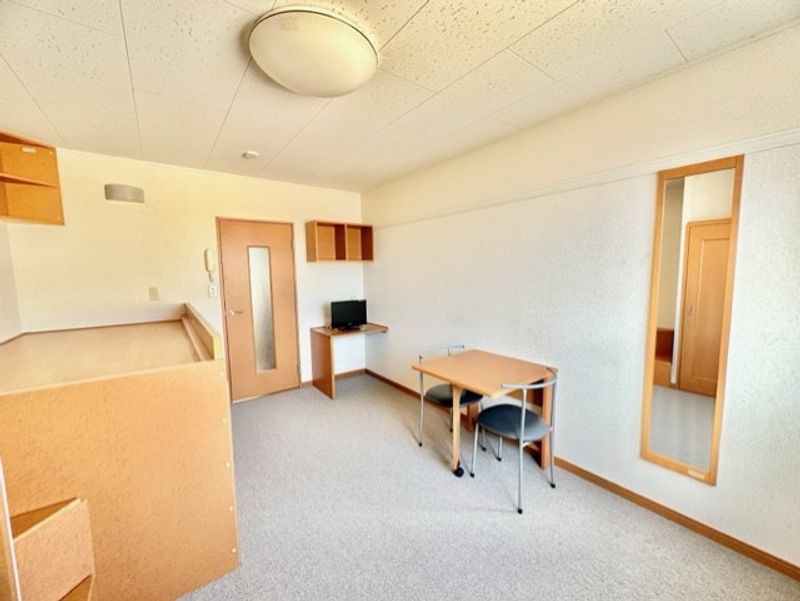レオパレス月乃輪 居間