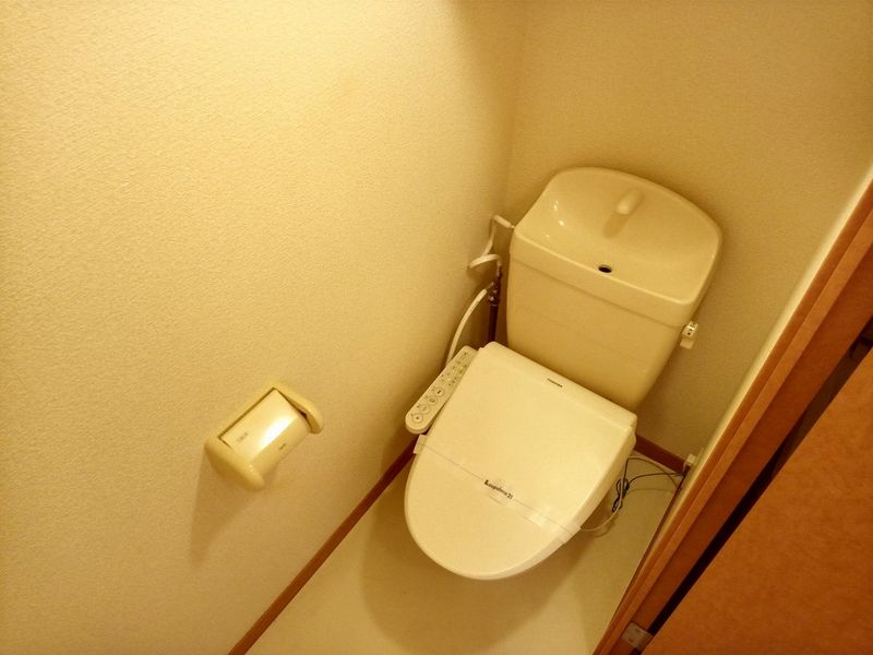 レオパレス忠雅Ⅲ トイレ