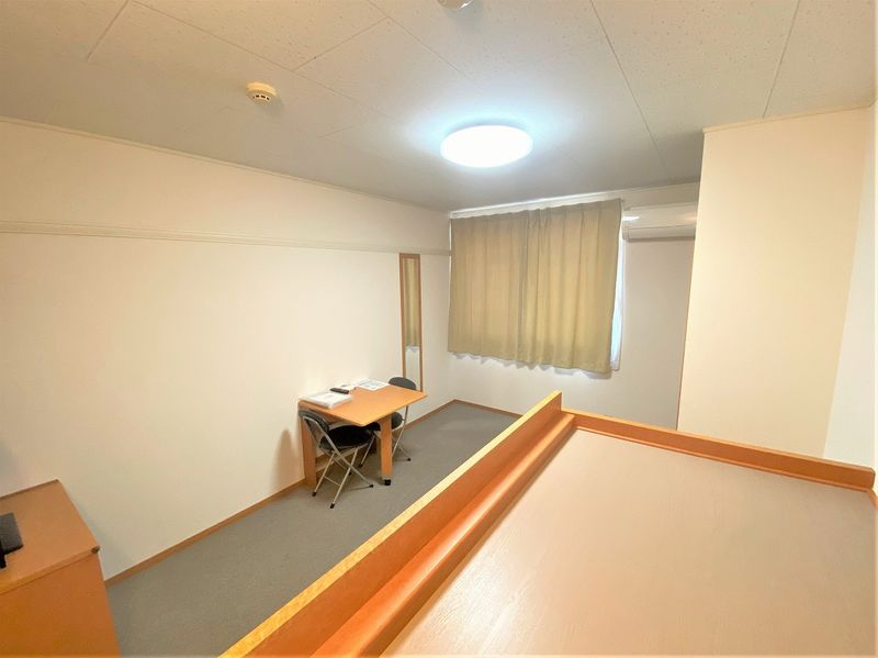 レオパレスティール 居間