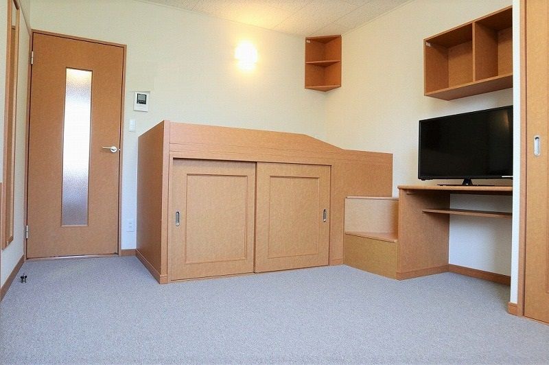 レオパレスディアコート　エス 居間