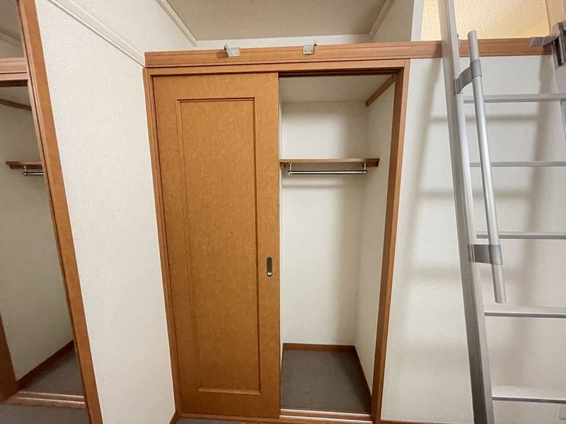 レオパレスブルーレイク唐崎 収納