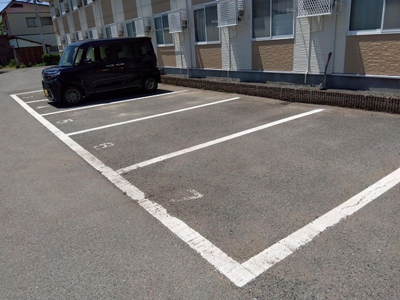 レオパレス福寿 駐車場