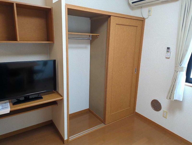レオパレスねのさわ 収納