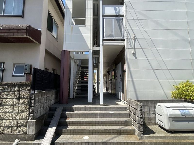 レオパレスヒロ エントランス