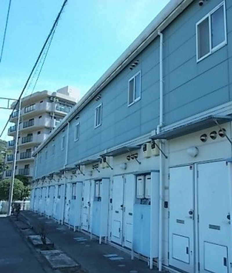 レオパレスメローネⅤ エントランス