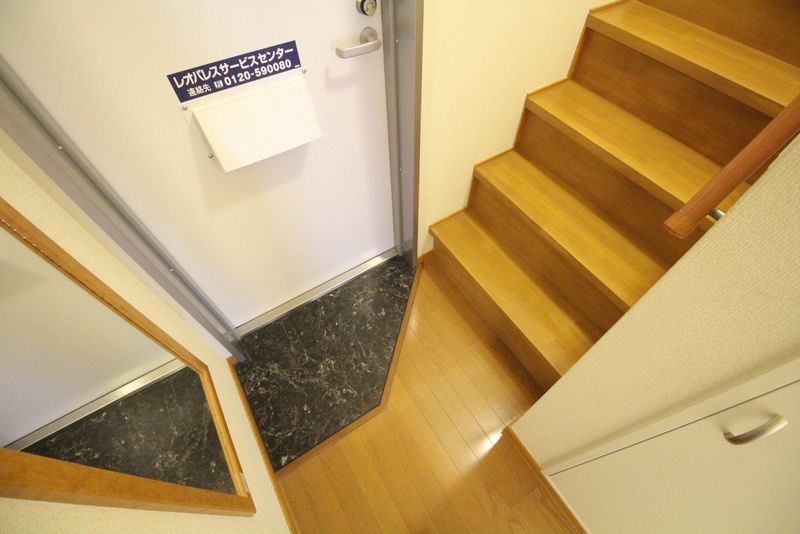 レオパレスステイシャイニィ岡 エントランス