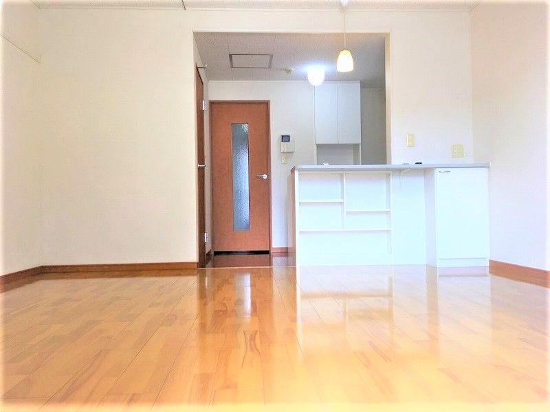 レオパレスメゾン神立Ａ 居間