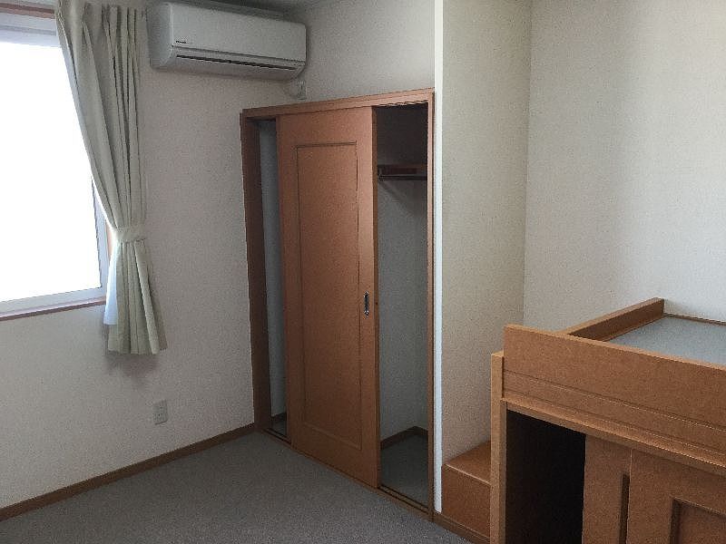 レオパレスカデンツァ 収納