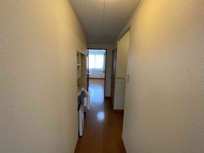 レオパレス一本木 玄関