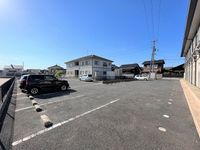 レオパレスサニーホームズ 駐車場