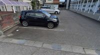 レオパレス富岡 駐車場