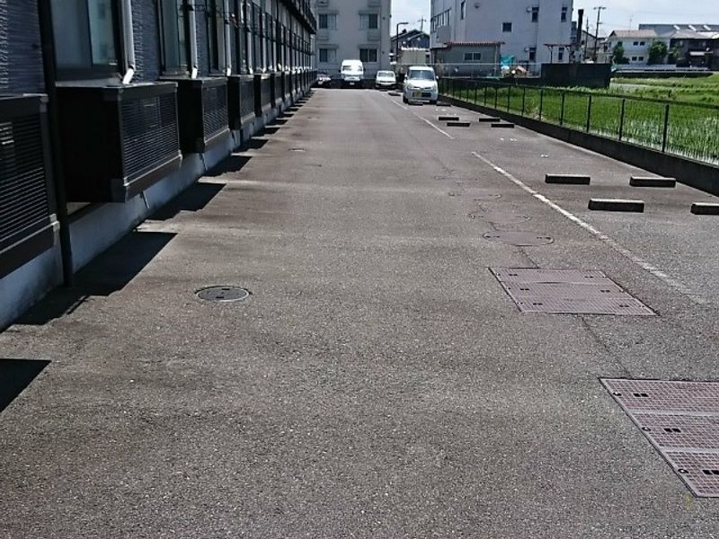 レオパレス藤方 駐車場