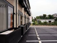 レオパレス本郷プラチナ 駐車場