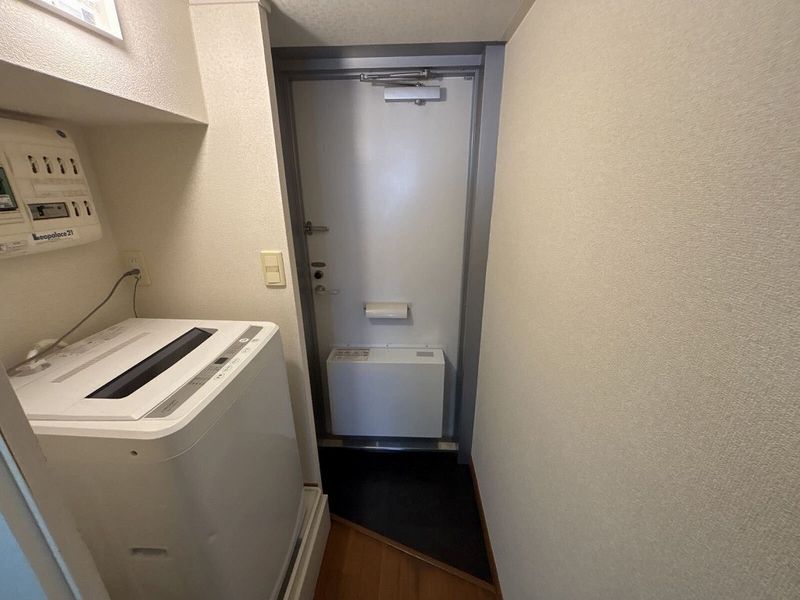 レオパレスルミエール 玄関