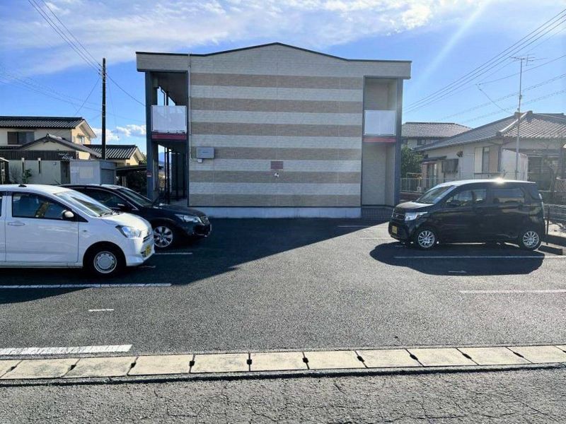 レオパレス翔賢 駐車場