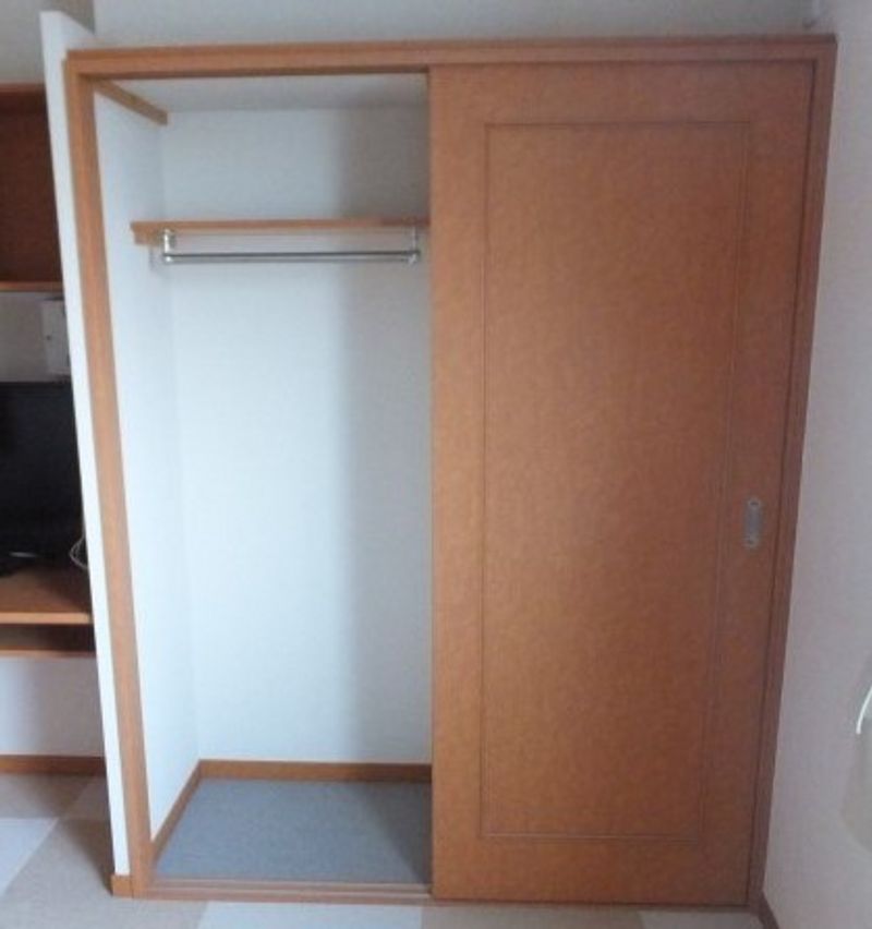 レオパレスヴィクトワール 収納